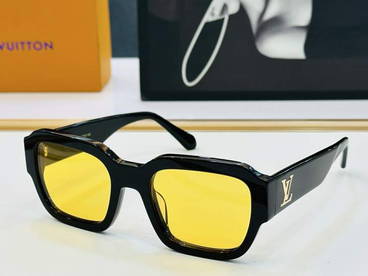 Picture of Louis Vuitton Sunglasses _SKUfw76015289fw
